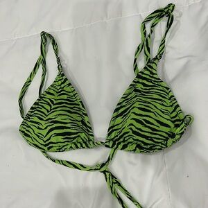 Kendall & Kylie size S women bikini top never worn
